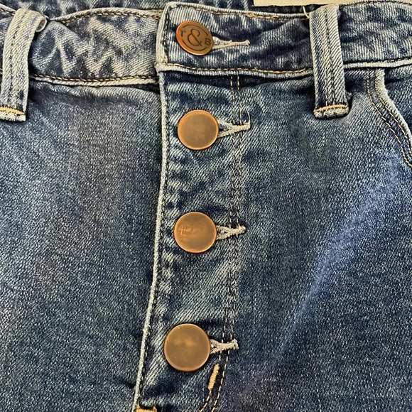 Treasure & Bond Foster Boyfriend High Rise Exposed Button Fly Cut Off Short - 29 - Picture 4 of 7